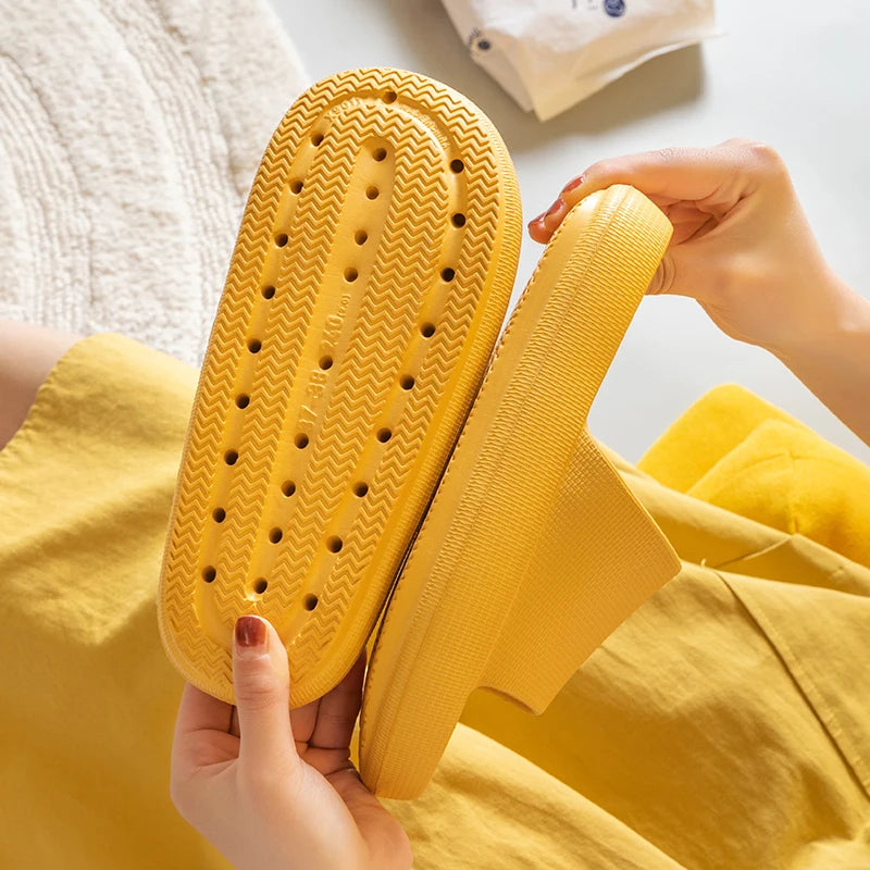 Chinelo Plataforma – Conforto nas Nuvens