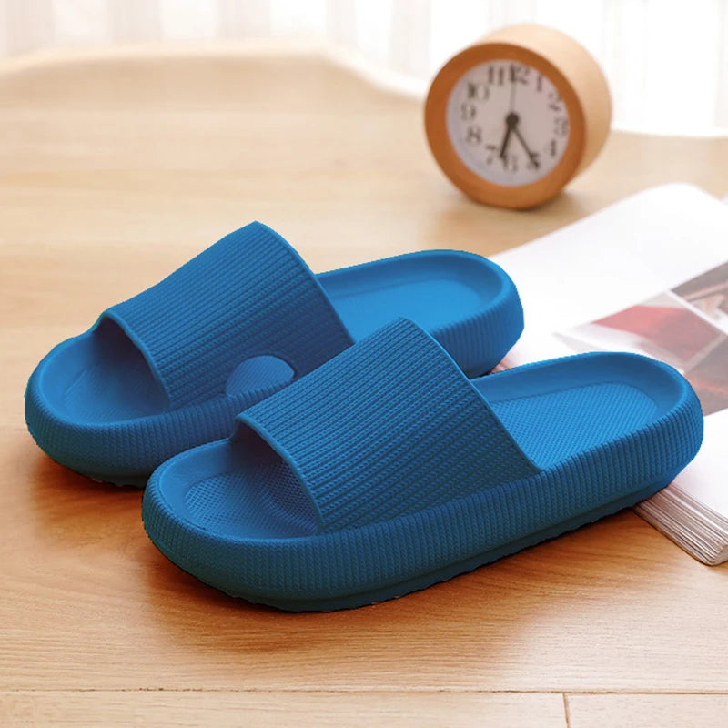 Chinelo Plataforma – Conforto nas Nuvens