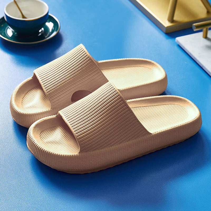 Chinelo Plataforma – Conforto nas Nuvens