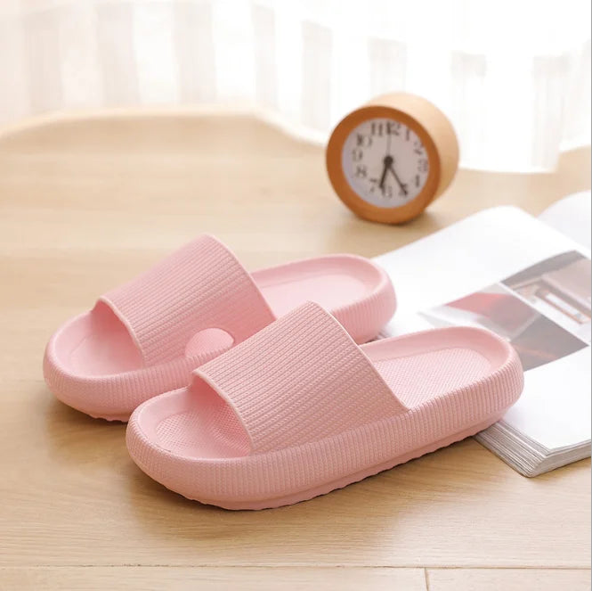 Chinelo Plataforma – Conforto nas Nuvens